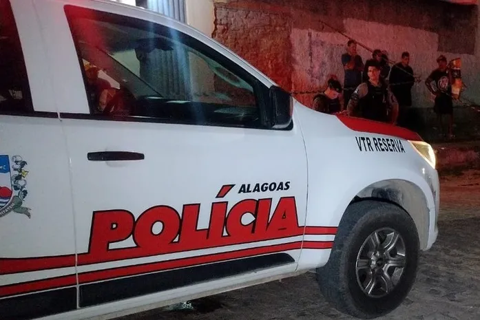 Homem é preso após ameaçar cortar as pernas da própria mãe no Agreste de Alagoas