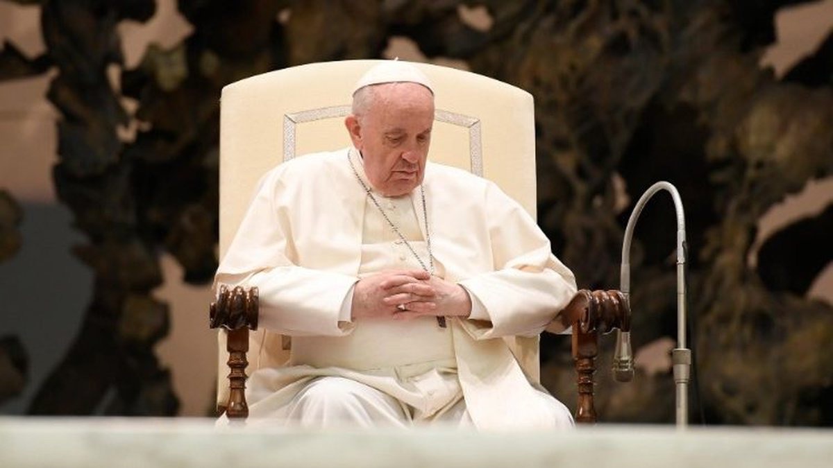 Papa Francisco tem noite tranquila sem nova crise respiratória, diz Vaticano