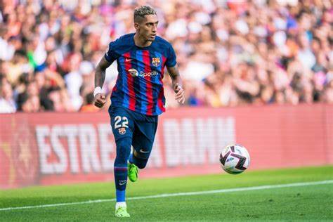 Al-Hilal oferece R$ 1,1 bilhão a Raphinha, do Barcelona, diz jornal