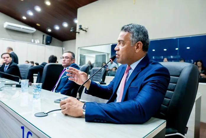 Portaria de Chico Filho proíbe Siderlane e servidores afastados de entrarem na Câmara