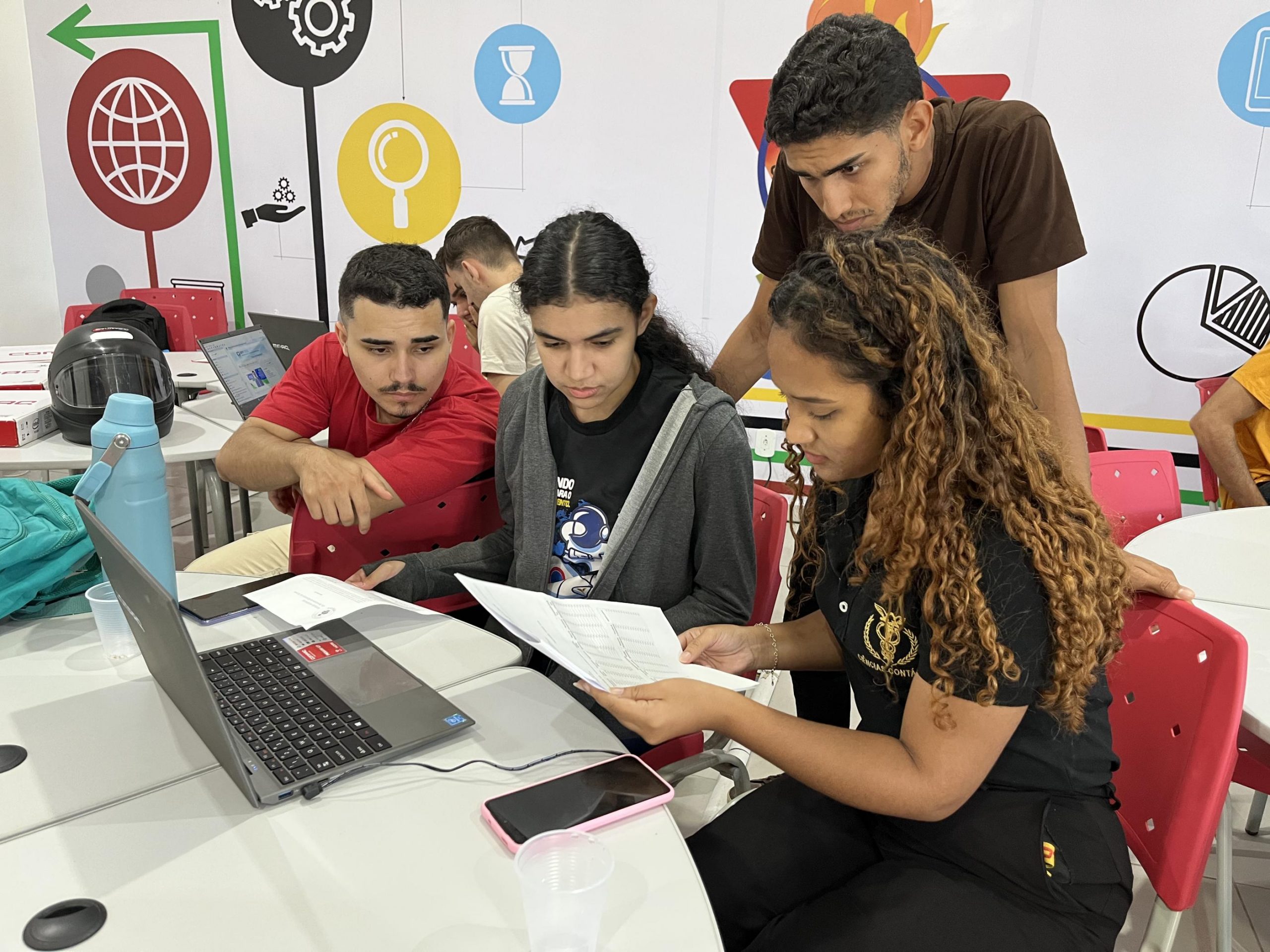 Graduandos da Uneal são capacitados pela Receita Federal para auxiliar na declaração do IRPF 2025