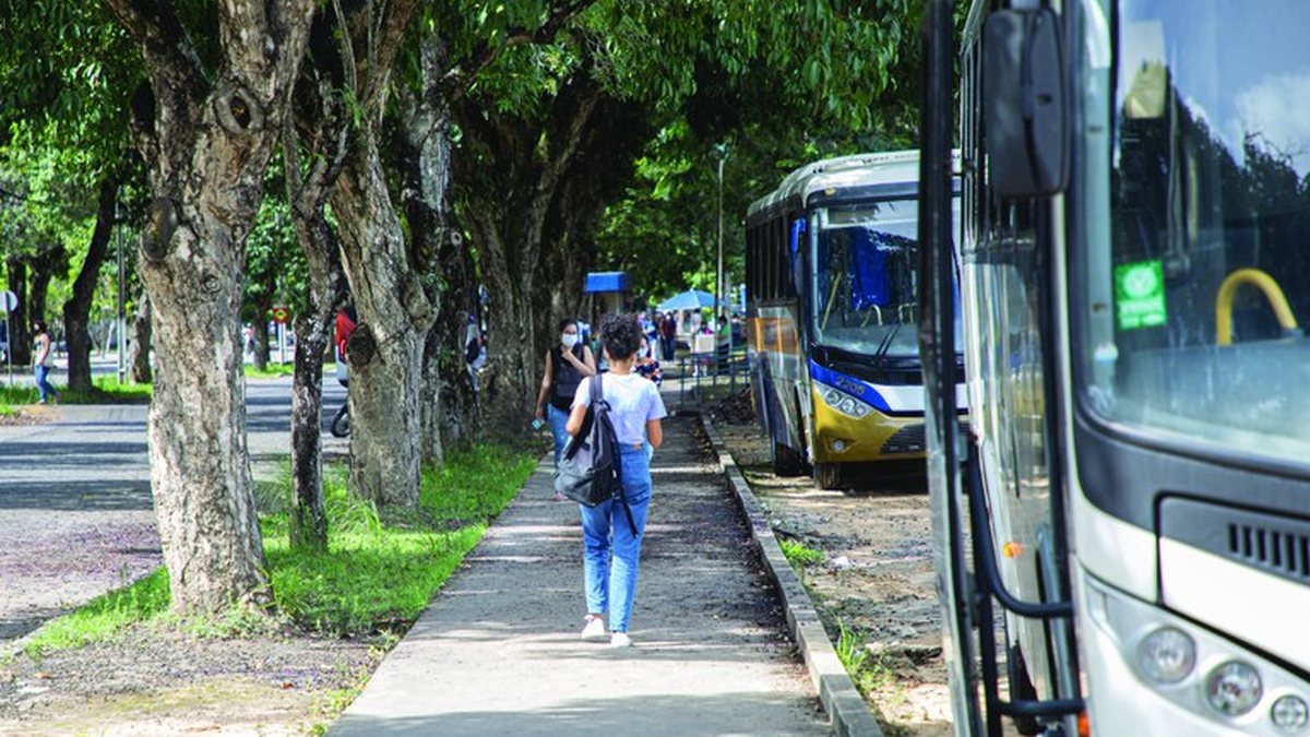 Defesa Civil recomenda suspensão de transporte escolar universitário por causa das chuvas