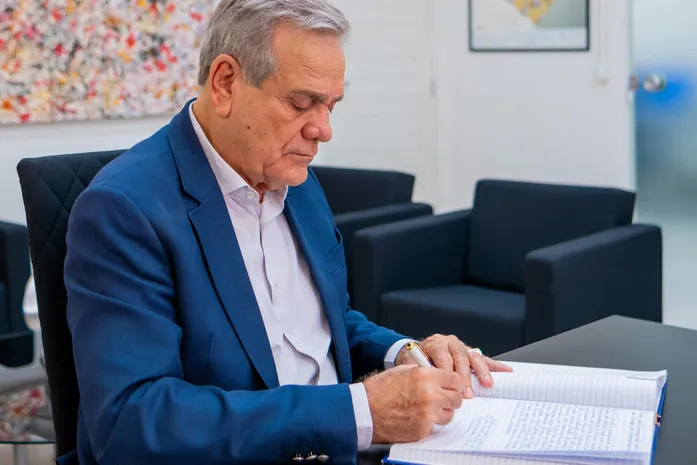 Lessa pode usar seu aprendizado e experiência para reduzir a tensão entre governo e servidores