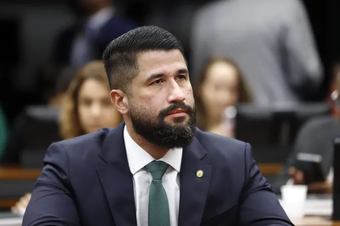 Deputado Federal denuncia intimidação a policial civil por mulher de procuradora-geral de Alagoas