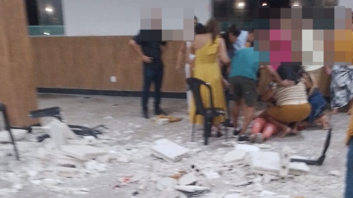 Teto de clube desaba durante casamento e deixa pessoas feridas em Maceió