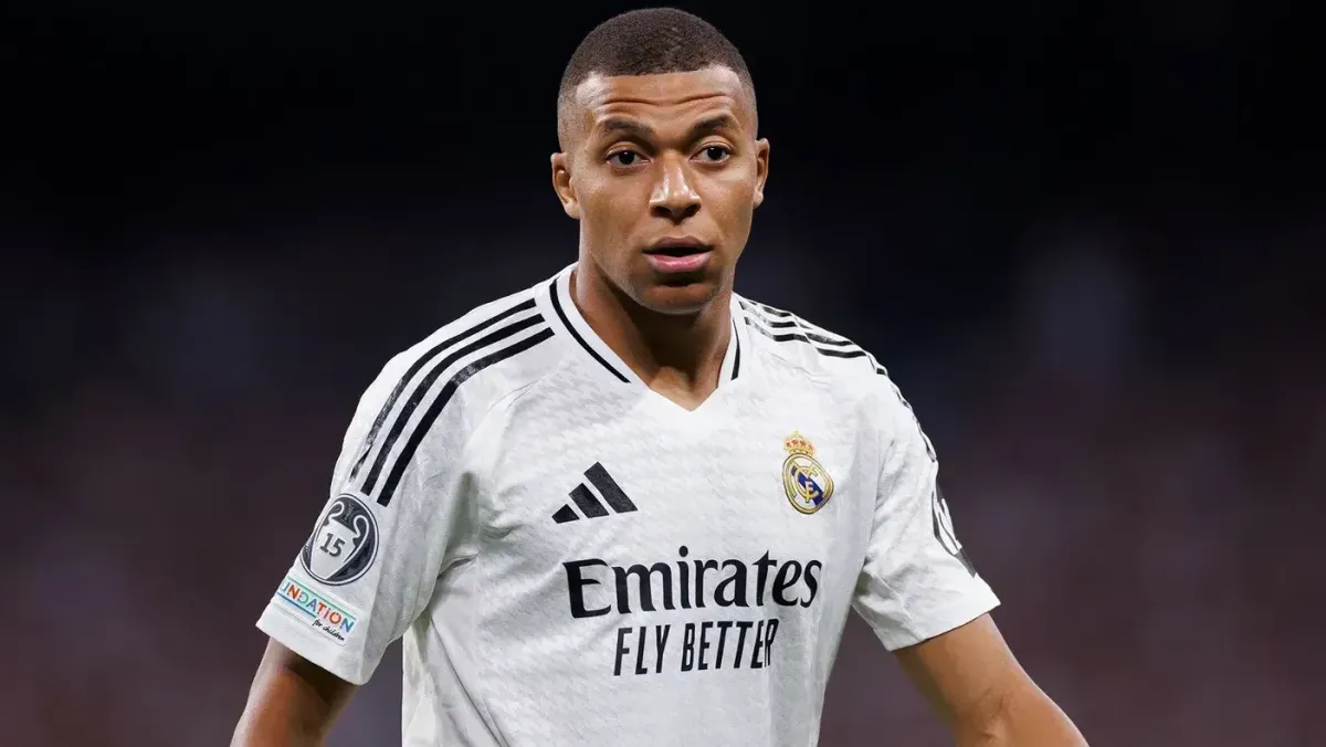 Mbappé perde 4 kg após internação no Mundial de Clubes, diz jornal