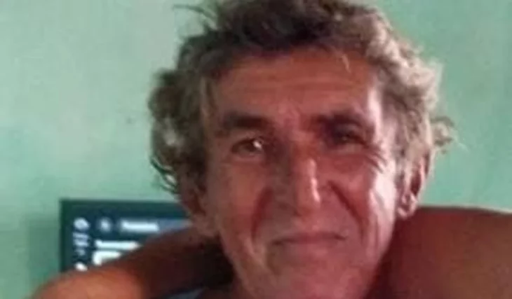 Idoso morre atropelado após tropeçar em cachorro e cair na pista na AL 115