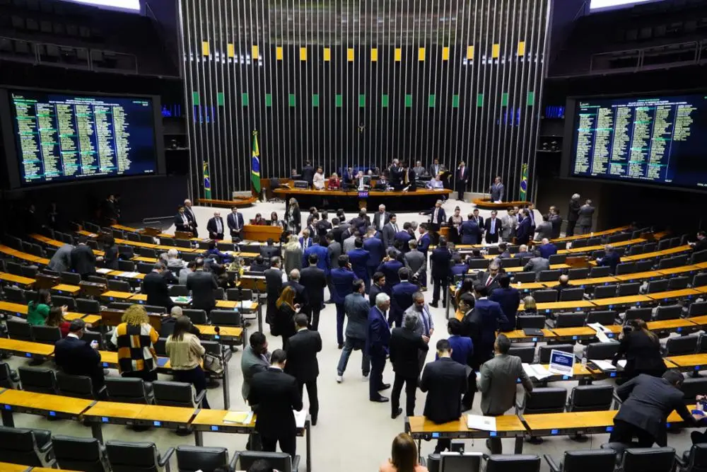Congresso pressiona governo com derrubada de vetos