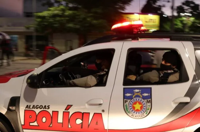Polícia Militar localiza e prende homem com mandado de prisão em aberto