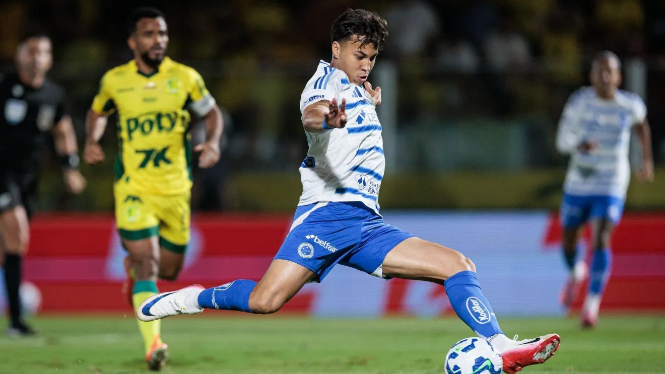 Jogadores do Cruzeiro sobem o tom e detonam arbitragem contra o Mirassol