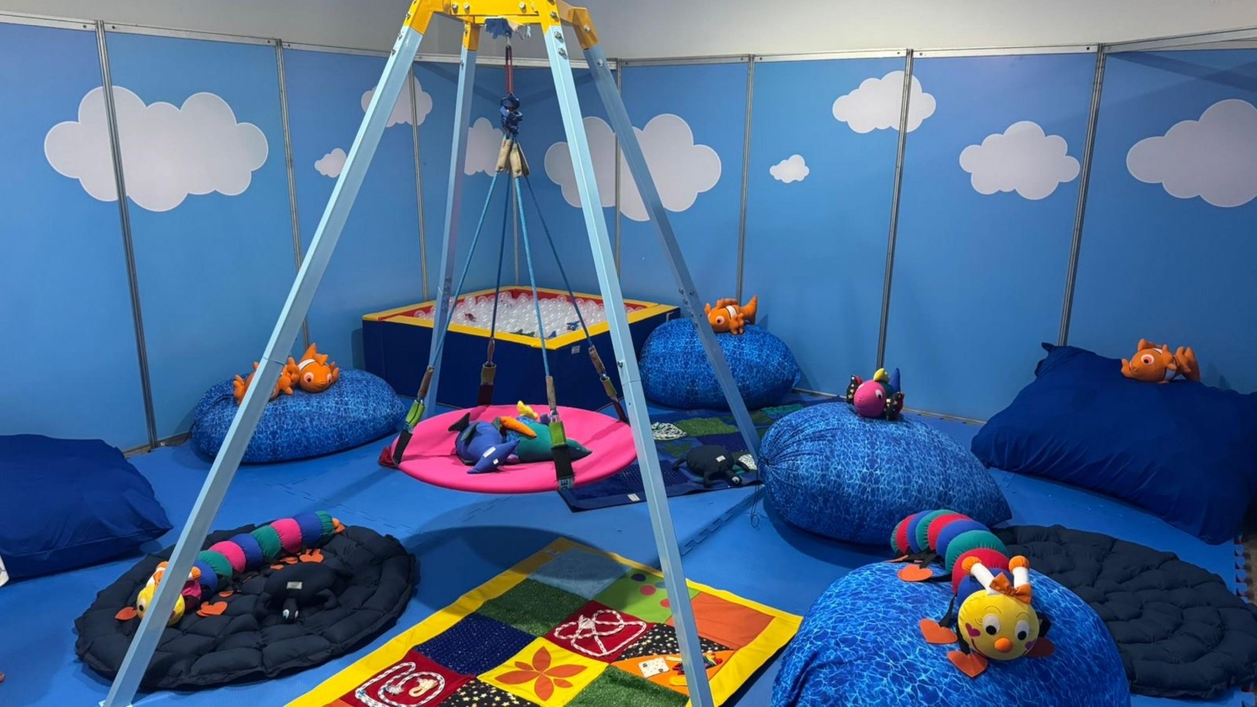 Secdef implementa sala sensorial e amplia inclusão na Caravana Federativa