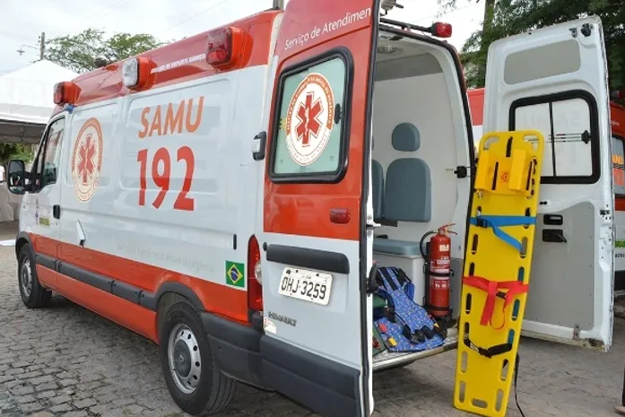 Homem sofre emboscada e é agredido com cacos de vidro após convite de ex-companheira em Maceió